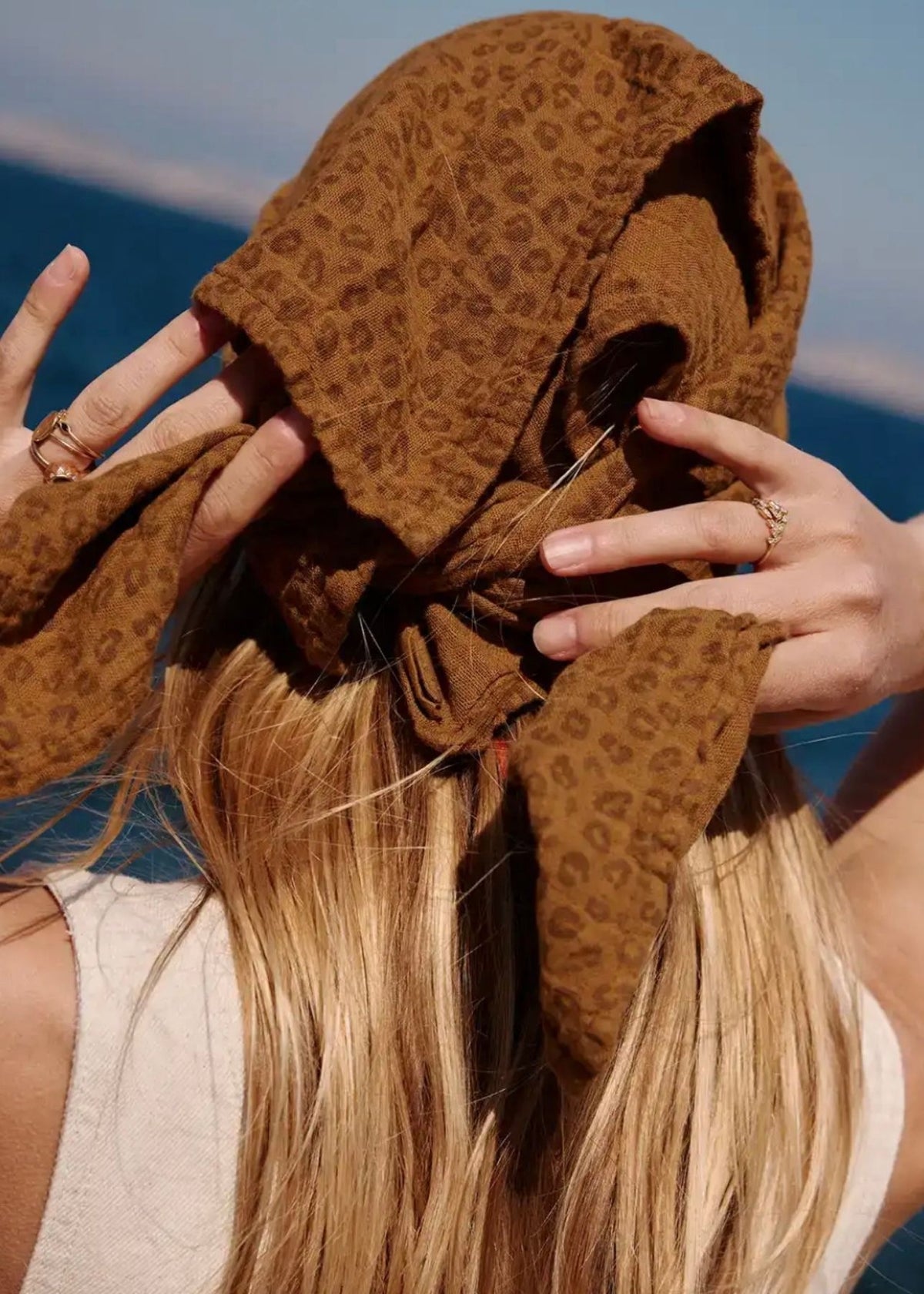 écharpe en mousseline BIANCA mini leopard cumin