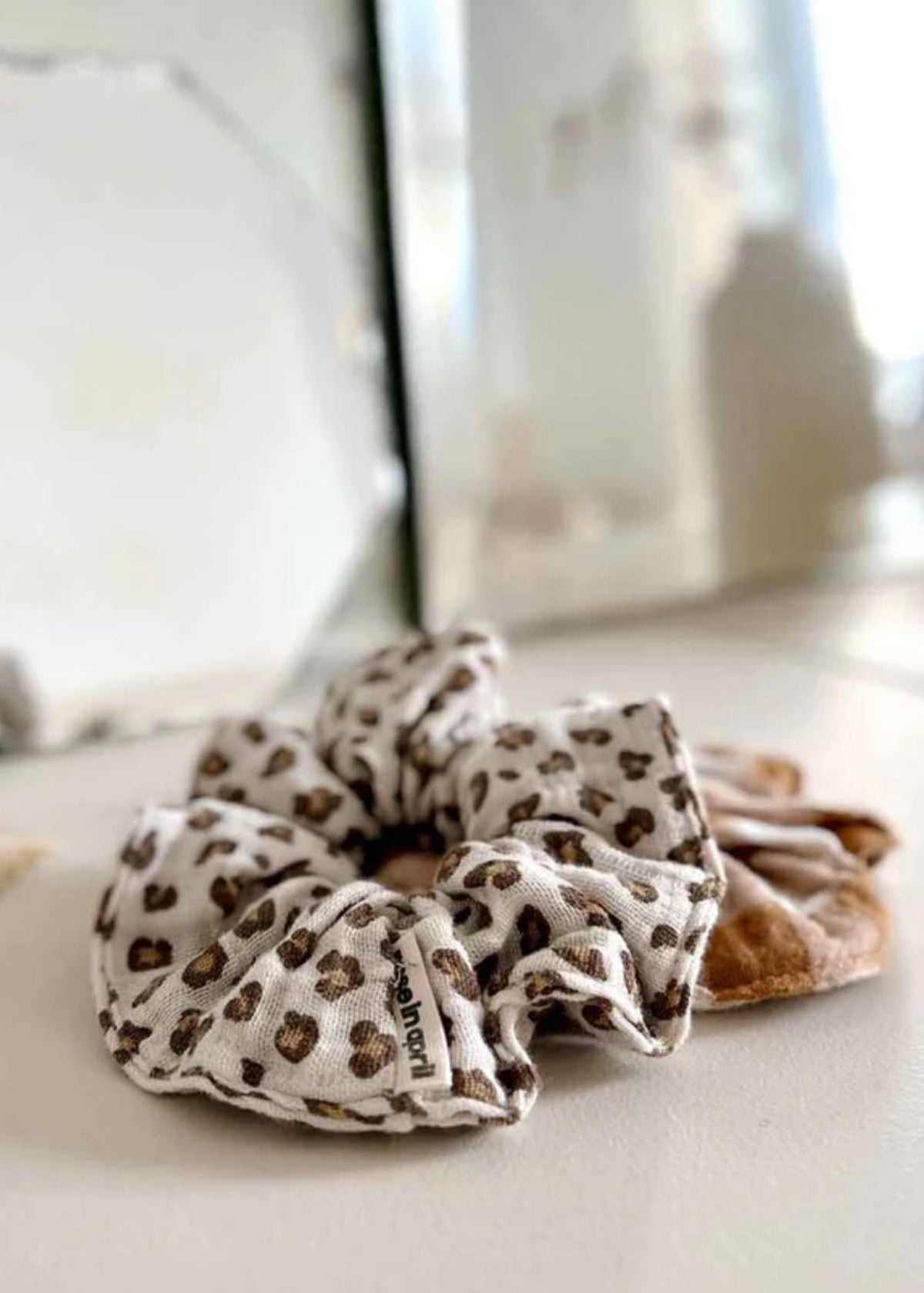 Scrunchie in mussola CHOUCHOU mini leopard greige