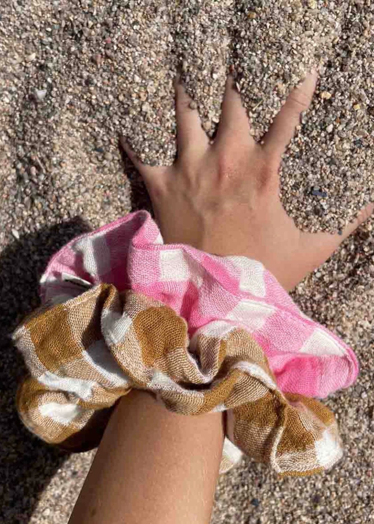 Scrunchie in mussola CHOUCHOU vichy caramel