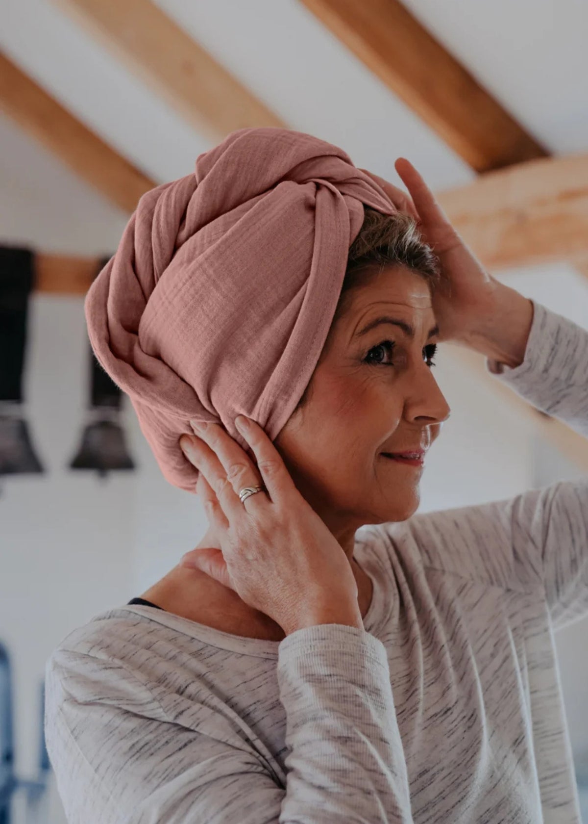 Turban en mousseline vieux rose