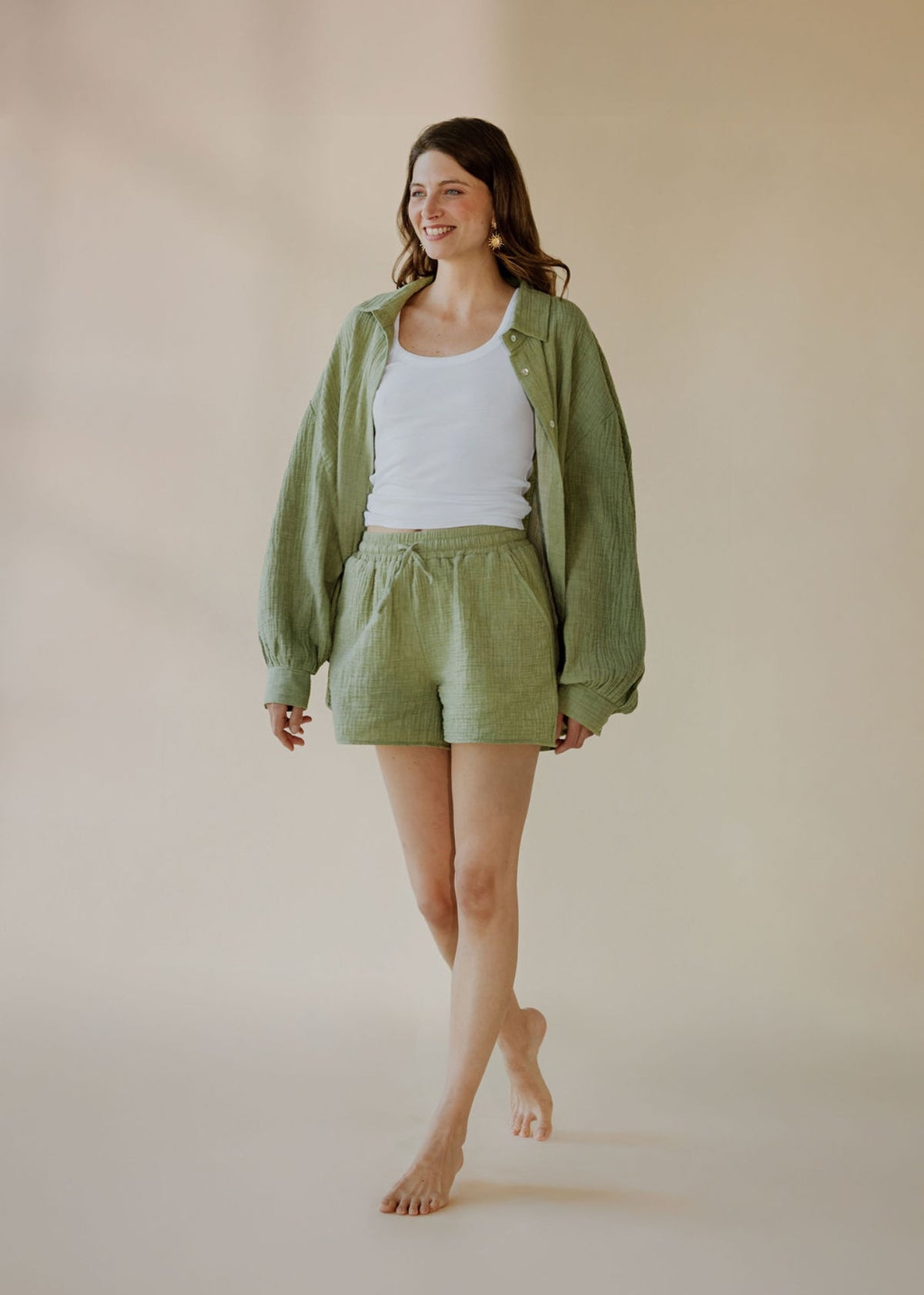 Musselin-Shorts STELLA sage green melange