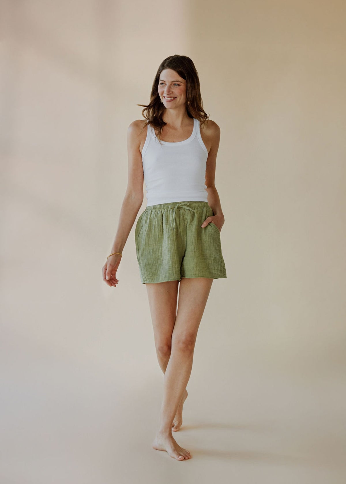 Musselin-Shorts STELLA sage green melange