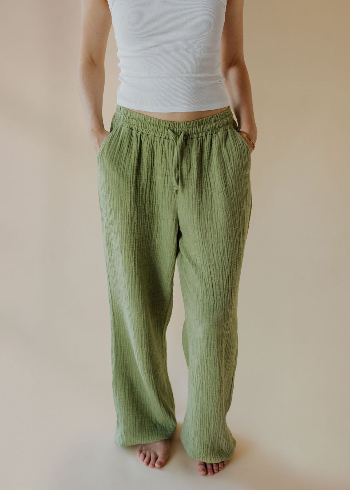 Pantalon en mousseline ONA sage melange